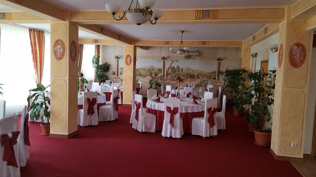 Casa Traiana Hotel Alba Iulia Exterior photo